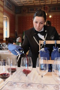 3-verdeckte Weinprobe im Rathaus von Montefalco